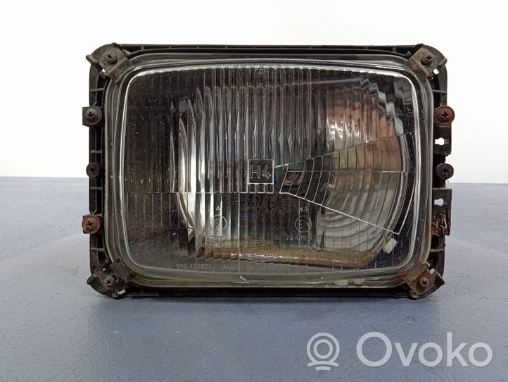 Mercedes-Benz T1 Lampa przednia 121301-00