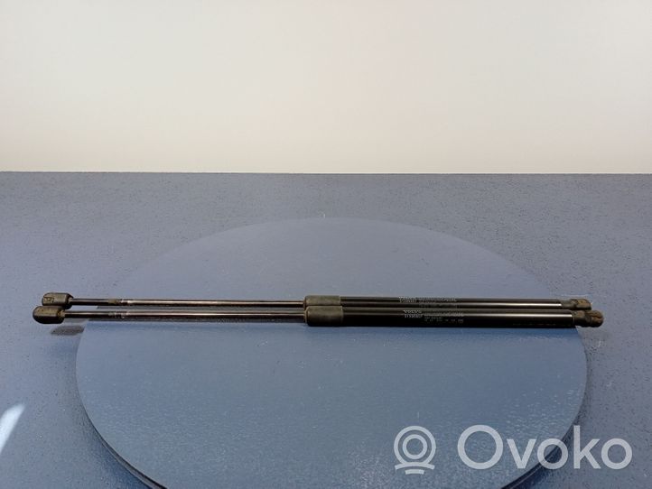 Volvo V40 Staffa di rinforzo per ammortizzatore bagagliaio 31395607