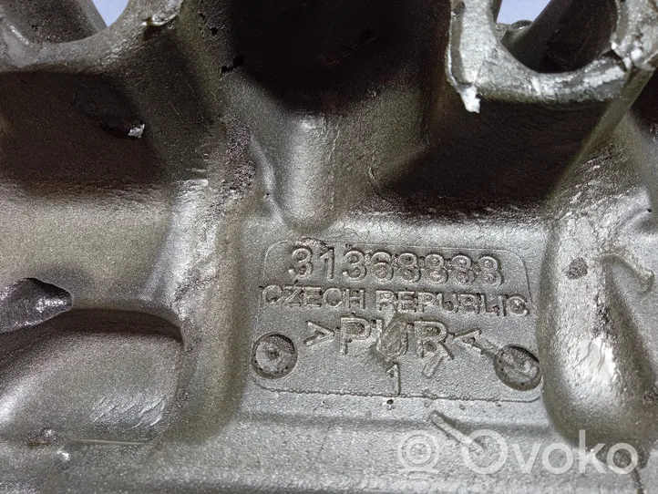 Volvo V40 Copertura/vassoio sottoscocca anteriore 31368888
