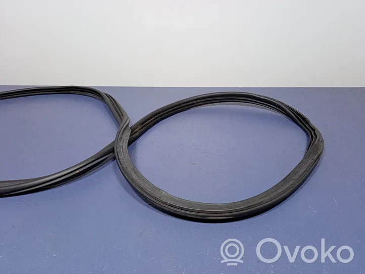 Ford Puma Trunk rubber seal (body) 01