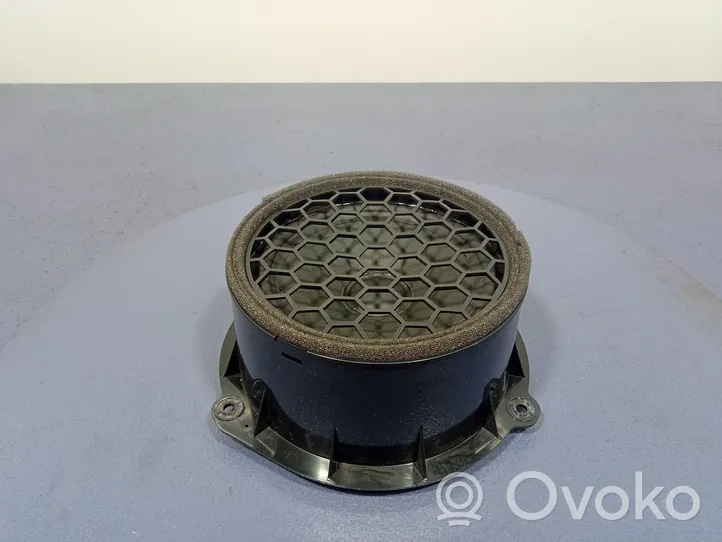 Audi RS Q8 Subwoofer-bassokaiutin 4M8035411A