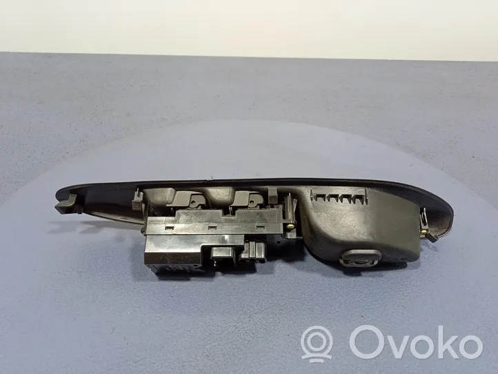 Mazda MPV II LW Interrupteur commade lève-vitre LD6266350A