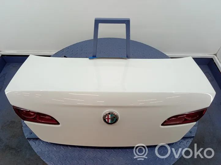 Alfa Romeo 159 Puerta del maletero/compartimento de carga 01