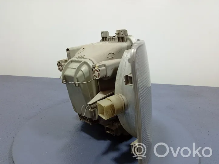 Volkswagen II LT Lampa przednia 2D1941016A