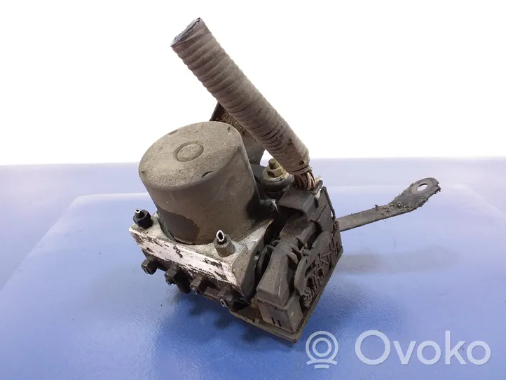 Toyota Avensis Verso ABS-pumppu 44510-05042