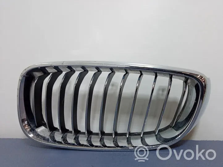 BMW 3 F30 F35 F31 Grotelės priekinės 7294803