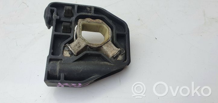 BMW 1 F20 F21 Staffa di montaggio del radiatore 8620733