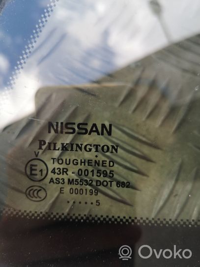 Nissan Note (E11) Finestrino/vetro retro 001595