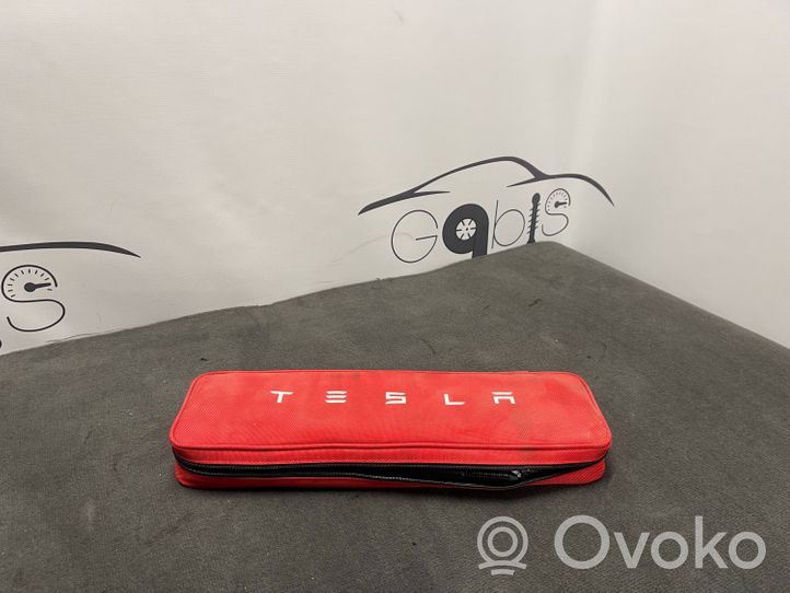 Tesla Model S Segnale di avvertimento di emergenza 27R032738