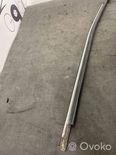 Mercedes-Benz GL X166 Verkleidung Türfenster Türscheibe hinten A1666902180