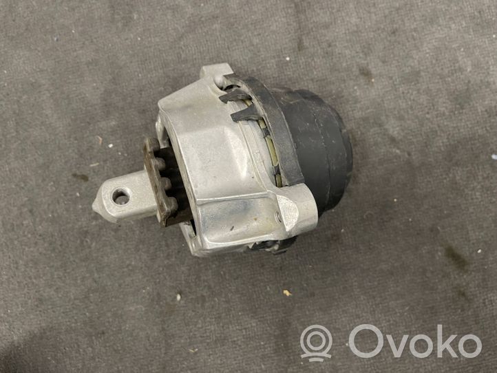 BMW 5 G30 G31 Supporto di montaggio del motore 2791583