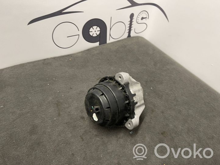 BMW 5 G30 G31 Supporto di montaggio del motore 2791583