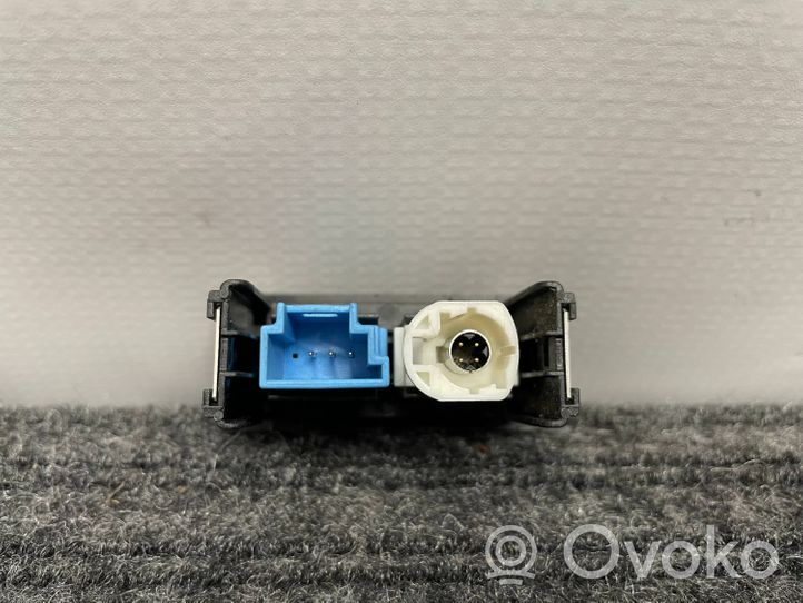 Mercedes-Benz Vito Viano W447 Connettore plug in USB A4478200087