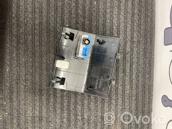 BMW X5 G05 Connecteur/prise USB 8711939