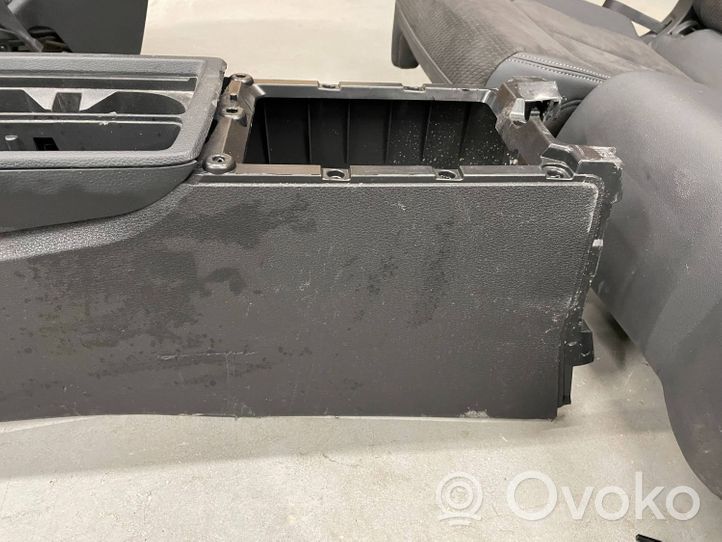 Audi Q3 F3 Tapicerka / Komplet 83A867487