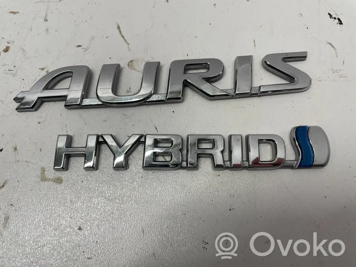 Toyota Auris E180 Значок производителя / буквы модели 