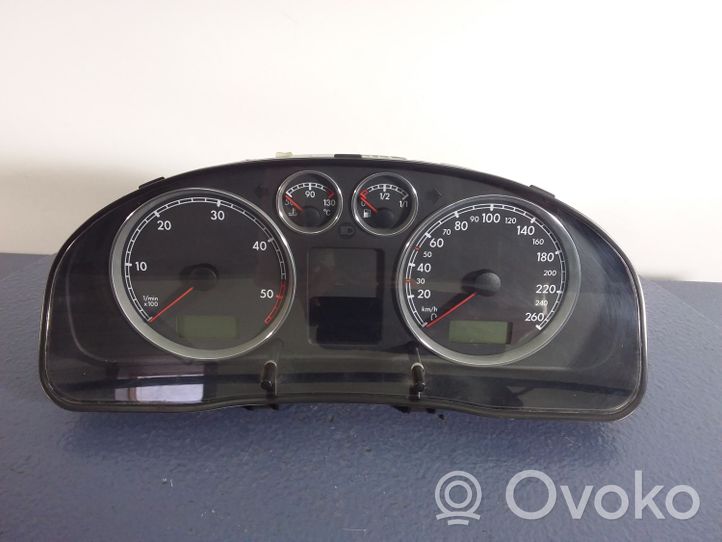 Volkswagen PASSAT B5.5 Compteur de vitesse tableau de bord 3B0920827A