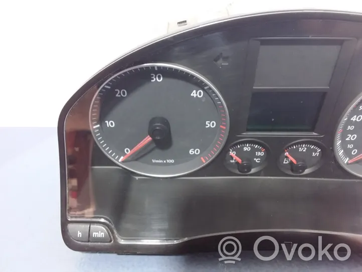 Volkswagen Jetta V Speedometer (instrument cluster) 1K0920863B