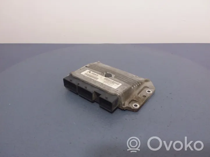 Renault Clio III Motora vadības bloka ECU 8200461733