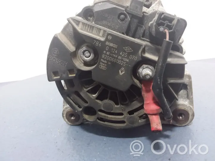 Renault Clio III Generatore/alternatore 8200660025