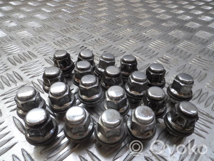 Toyota C-HR Nuts/bolts 