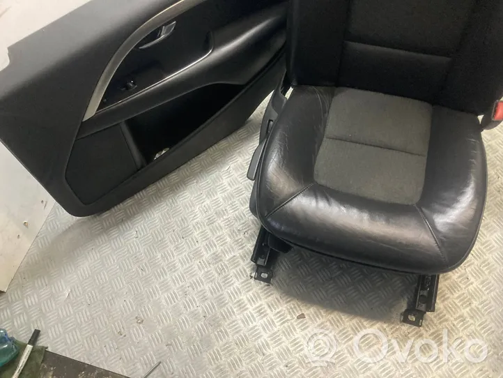 Volvo V70 Garnitures, kit cartes de siège intérieur avec porte 