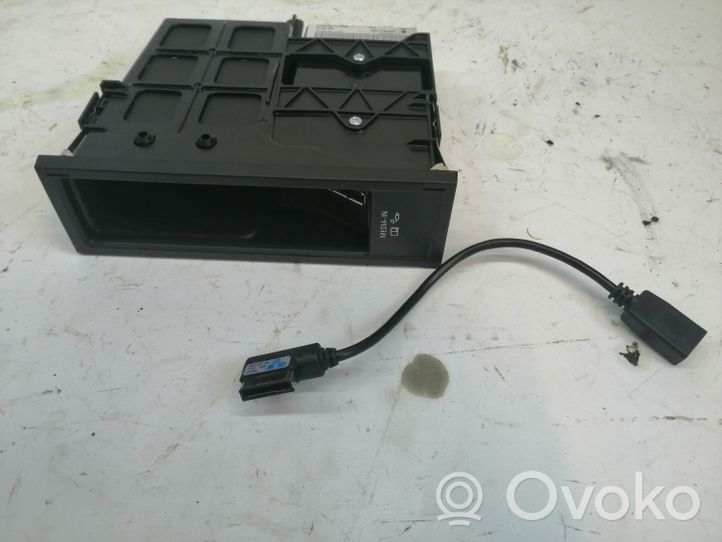 Volkswagen Scirocco Panel radia 5N0035342C