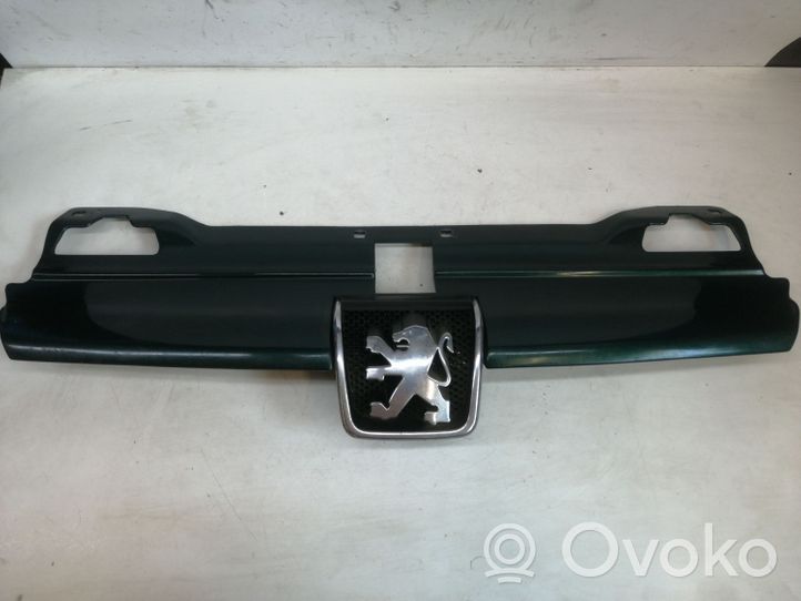 Peugeot 306 Grille calandre supérieure de pare-chocs avant 9616258477