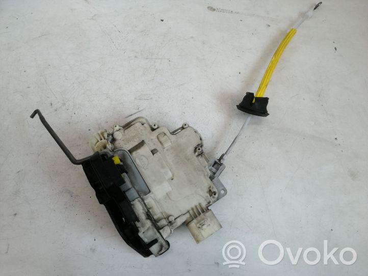 Audi A3 S3 8P Zamek drzwi przednich 4F2837016