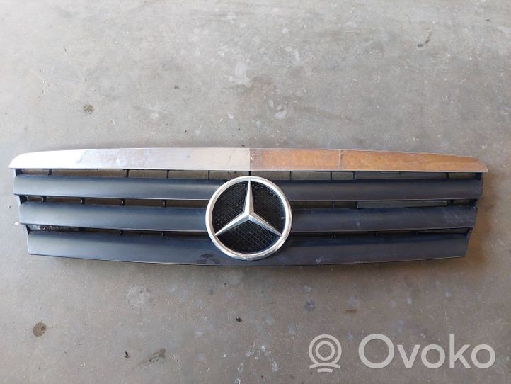 Mercedes-Benz A W168 Передняя решётка 1688800083