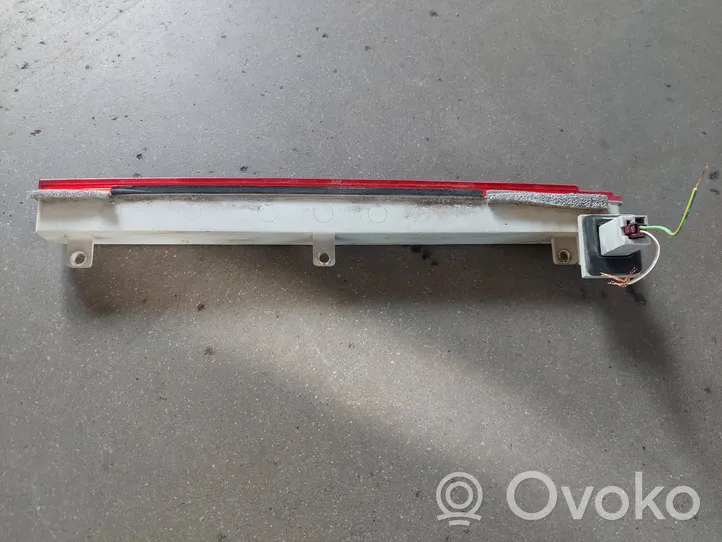 Mercedes-Benz E W211 Luce d’arresto centrale/supplementare A2118200256