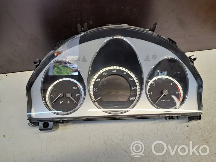 Mercedes-Benz C W204 Geschwindigkeitsmesser Cockpit A2C53369459