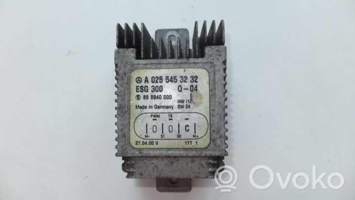 Mercedes-Benz E W210 Fan control module A0255453232