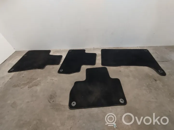Maserati Levante Car floor mat set 06701290720