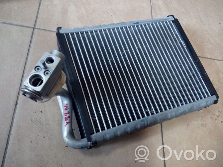 Mercedes-Benz S W221 Radiateur soufflant de chauffage 2218300358