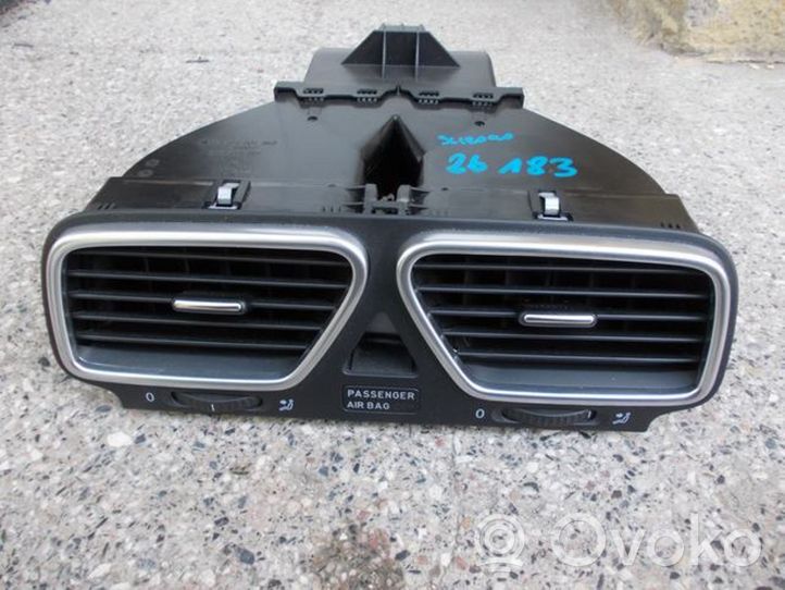 Volkswagen Scirocco Centrālais gaisa ventilācijas režģis 1Q0819728H