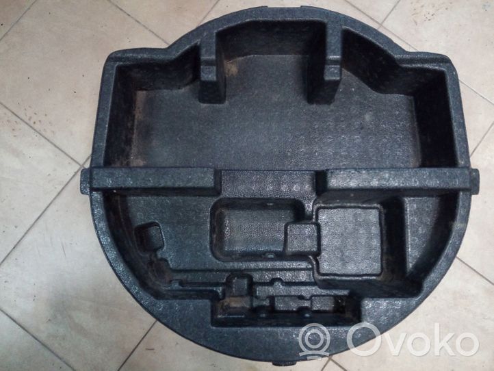 Toyota Yaris Boîte à outils 649930D010