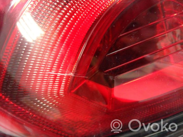 Toyota RAV 4 (XA30) Lampa tylna 81560-42201