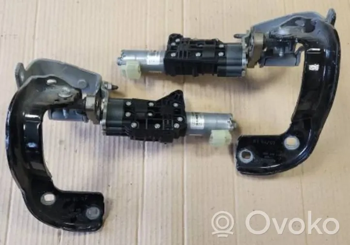 Audi A4 S4 B9 8W Takaluukun/tavaratilan luukun nostomoottori 8W9827852D