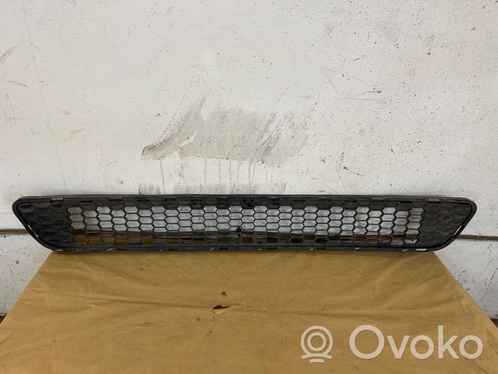 Toyota Sienna XL30 III Grille inférieure de pare-chocs avant 5311208010