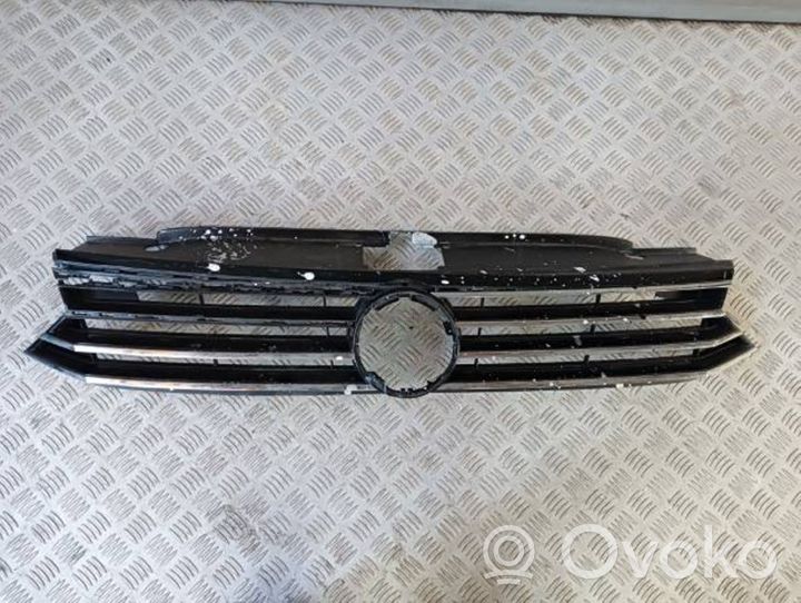 Volkswagen PASSAT B8 Griglia superiore del radiatore paraurti anteriore 3G0853651