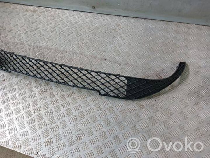 Mercedes-Benz A W176 Grille inférieure de pare-chocs avant A1768850022