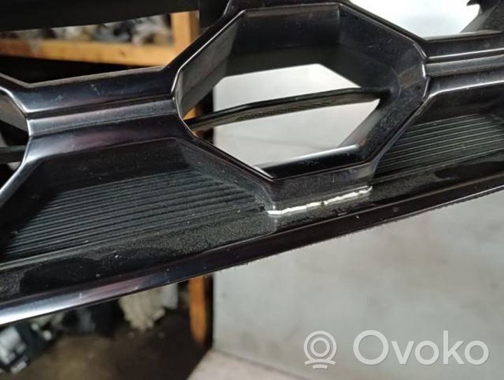 Hyundai Santa Fe Grille calandre supérieure de pare-chocs avant 86366S1110