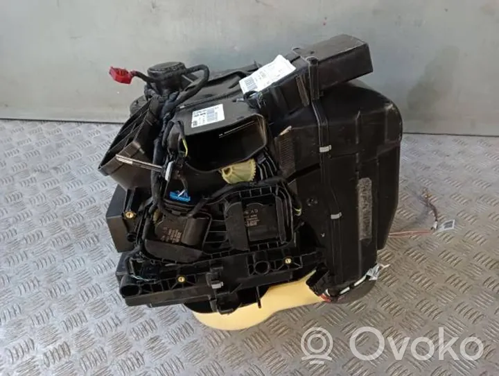 Audi A1 Salono oro mazgo komplektas 8X1820003E