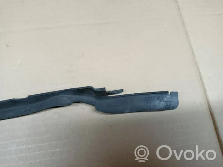 Audi A3 S3 8V Déflecteur d'air de radiateur de refroidissement 8V0121332