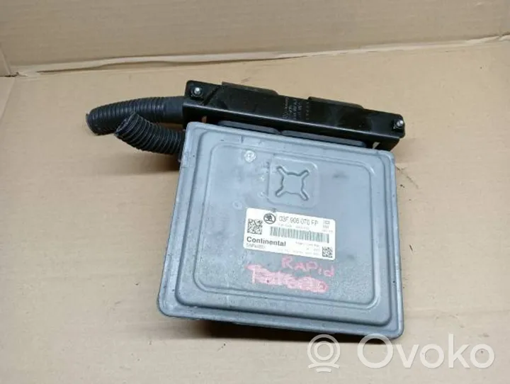 Skoda Rapid (NH) Calculateur moteur ECU 03F906070FP