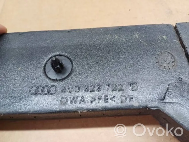 Audi A3 S3 8V Supporto/guarnizione in poliuretano espanso del parafango 8V0823722