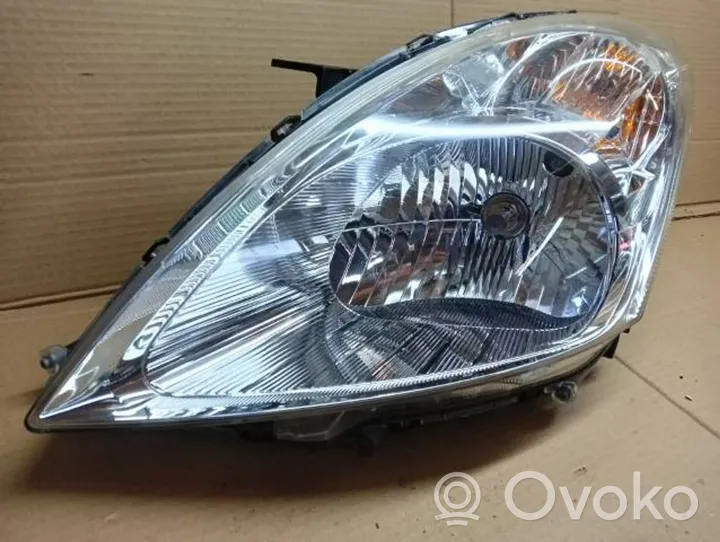 Suzuki Swift Lampa przednia 77K2