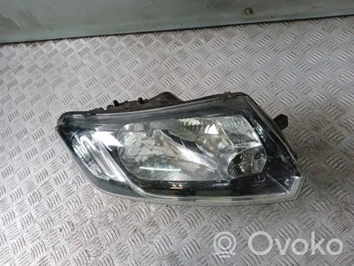 Dacia Sandero Headlight/headlamp 260107615R