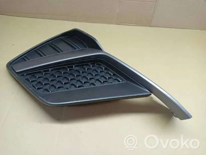 Audi A1 Grille inférieure de pare-chocs avant 82A807681D